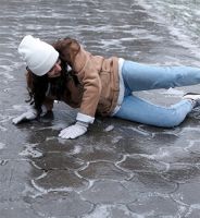 woman slipped and fell on ice
